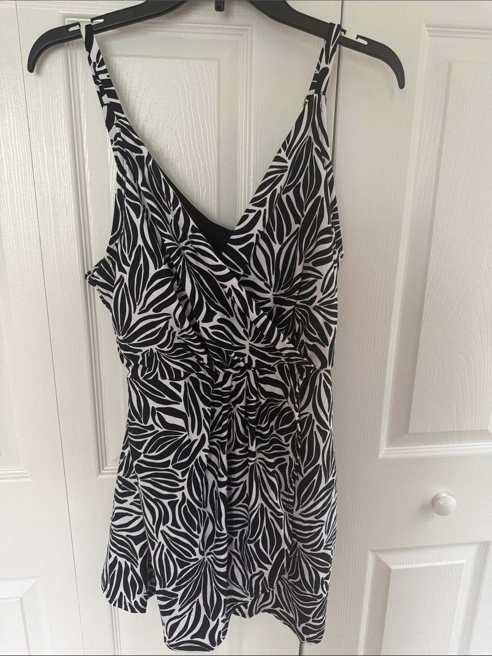 Lands' End One Piece Black and White Swim Dress - Size XL